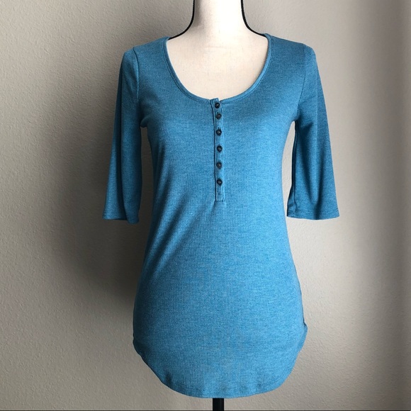 Old Navy Tops - OLD NAVY Semi-Fitted Henley in Medium